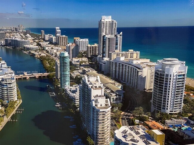 Building Photo - 6039 Collins Ave