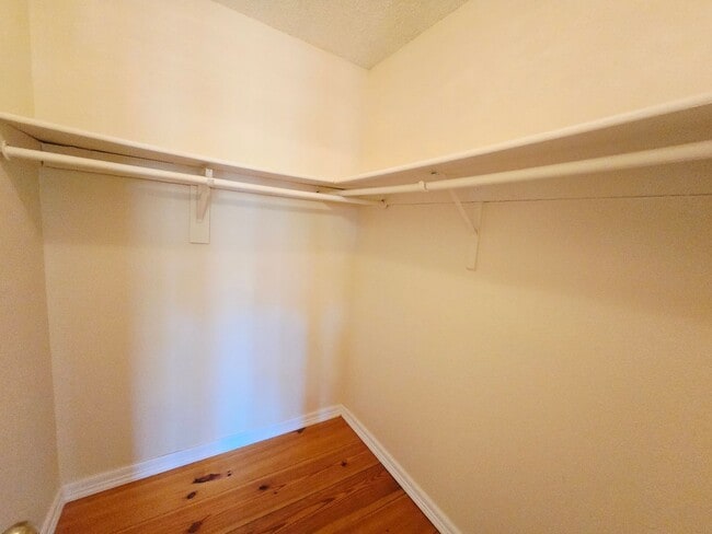 Building Photo - Charming 3 Bedroom, 2 bath Home in West El...