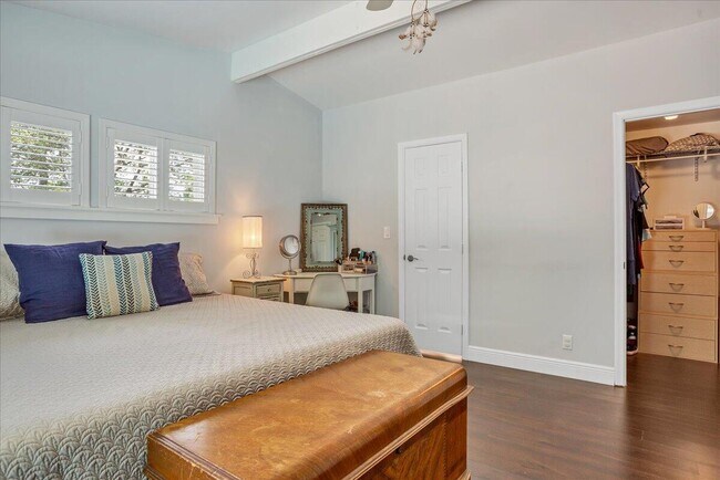 Building Photo - 1110 SW 15th St