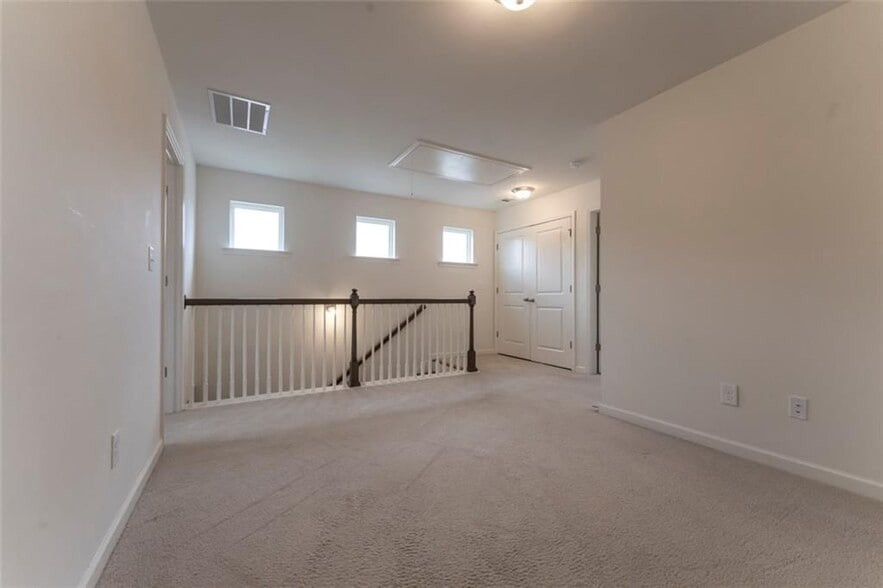 Building Photo - 898 Ambient Way