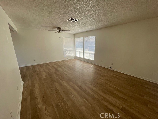 Building Photo - 876 W Whittier Ave