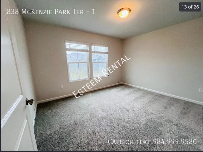 Building Photo - 838 McKenzie Pk Ter