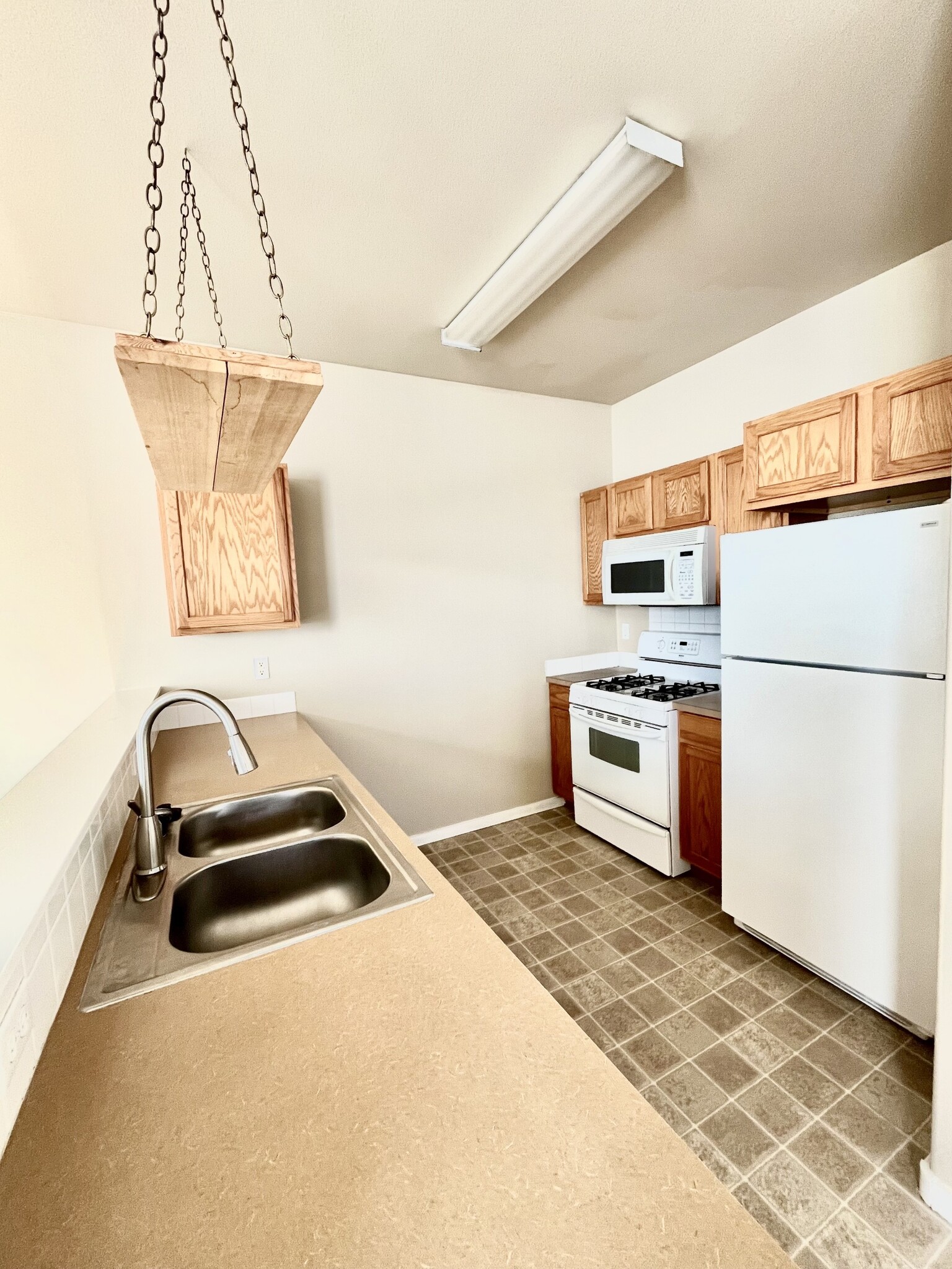 Building Photo - 20089 Beth Ave