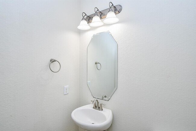 Building Photo - 30217 Live Oak Way