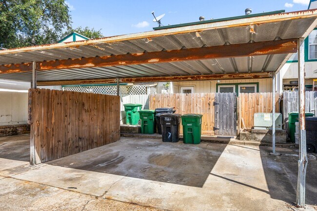 Building Photo - 7835 Bateman Ln