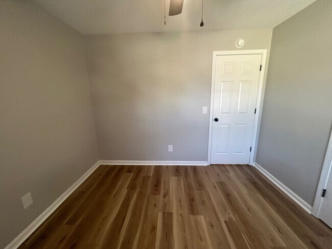 Building Photo - 3728 Baywater Dr