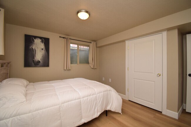 Building Photo - Updated 5 Bed West Valley Gem with Great Layout & Outdoor Living Space!!