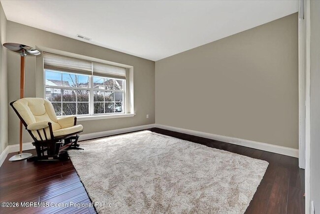 Building Photo - 13 Racquet Rd