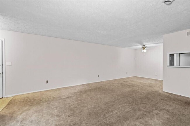 Building Photo - 1004 Dunbar Dr