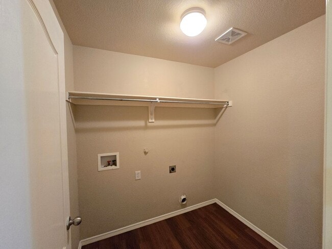 Building Photo - 8205 3 Bars Dr