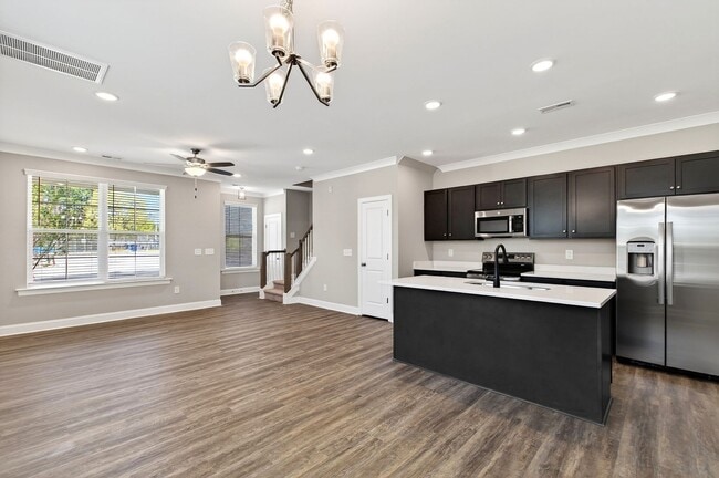 Building Photo - Charming Craftsman-Style 3-Bedroom Townhome in Garner!