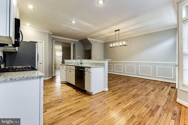 Building Photo - 953 Harrison Cir