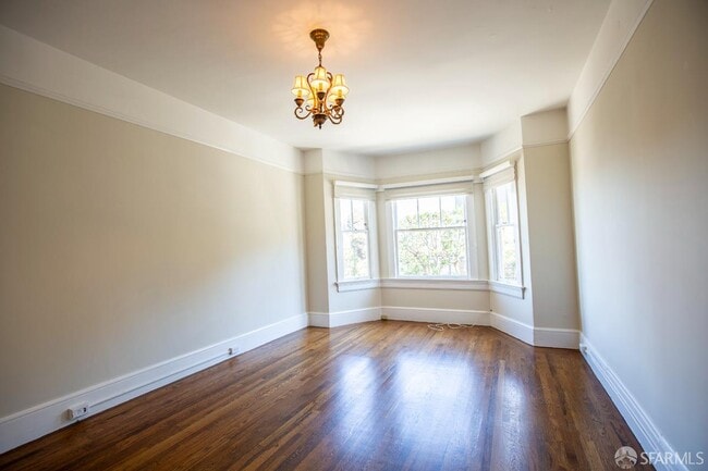 Building Photo - 2901 Scott St