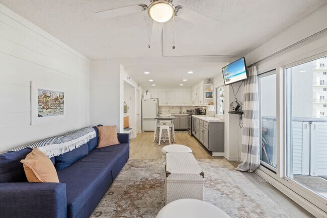 Building Photo - 23223 Front Beach Rd