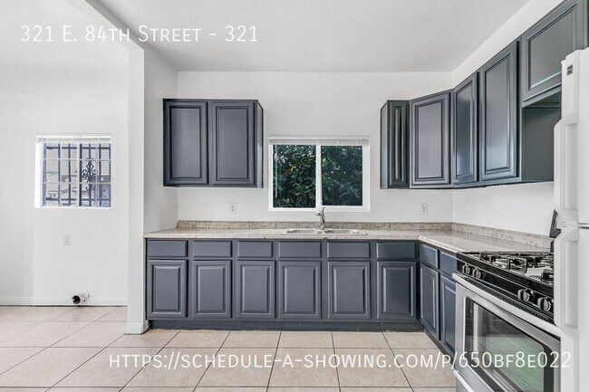 Building Photo - 321 E 84th St