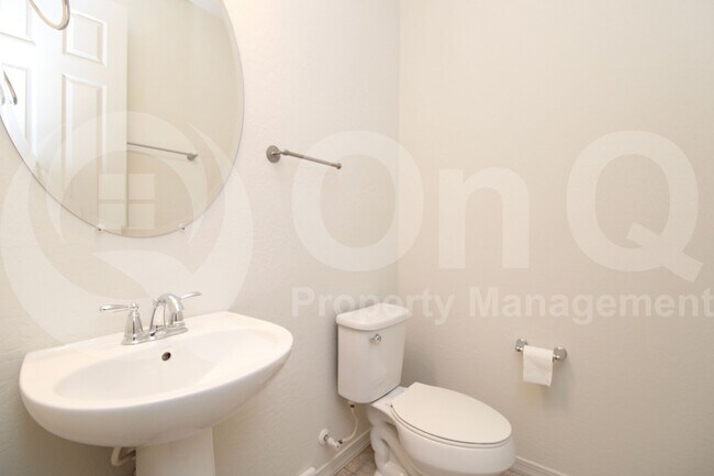 Building Photo - 26018 N 52nd Ln