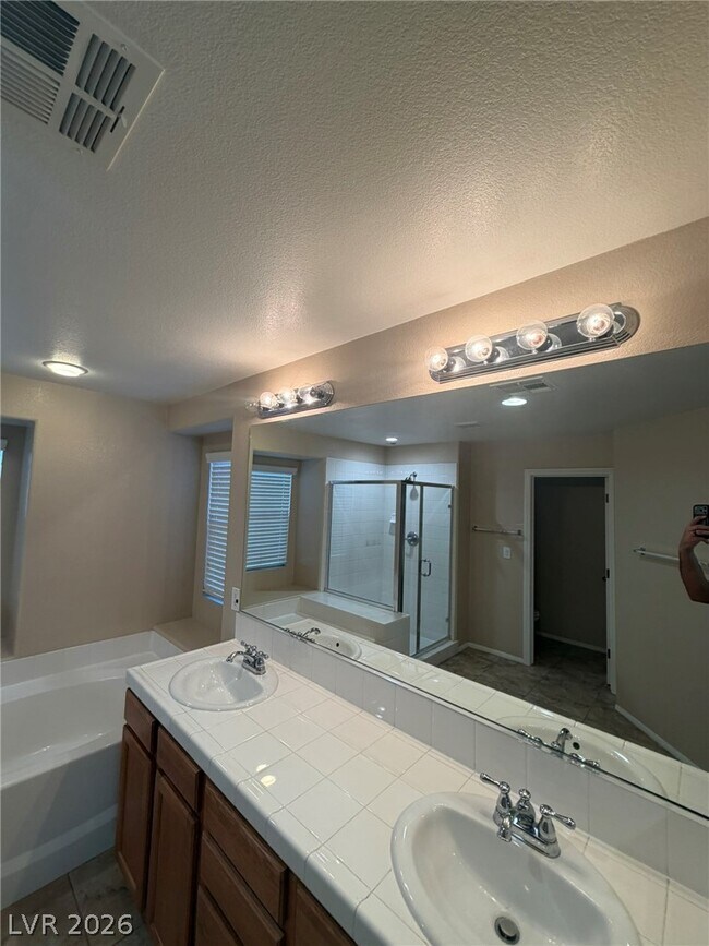 Building Photo - 10526 Cliff Lake St