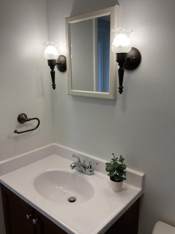 Building Photo - 420 Briar Manor