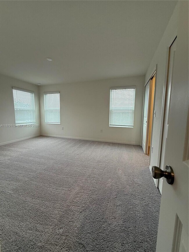 Building Photo - 410 Sequoia Dr