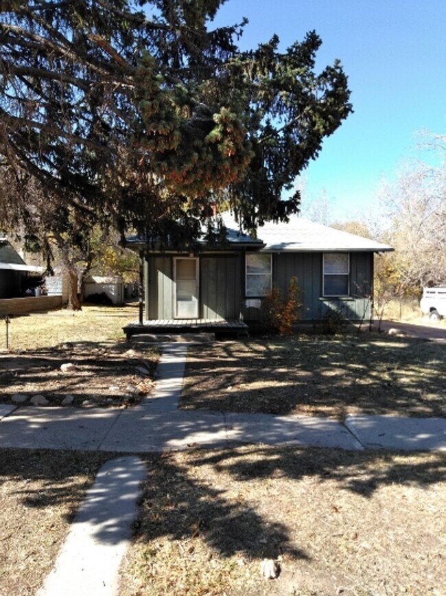 Building Photo - 3 Bedroom 2 Bath House