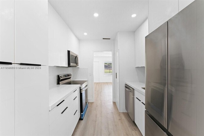 Building Photo - 3161 SW 27th Ln