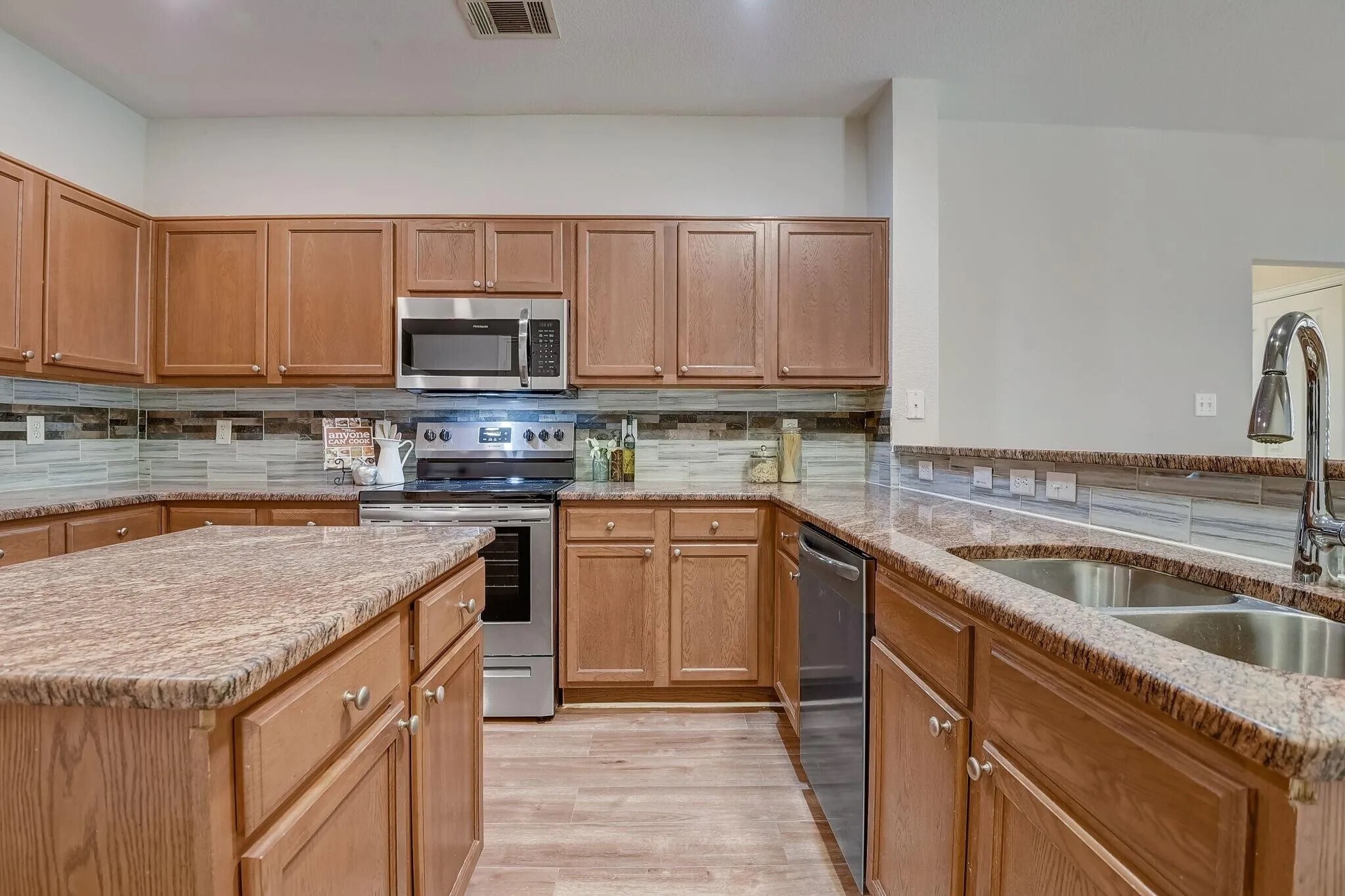 Building Photo - 328 Regency Dr