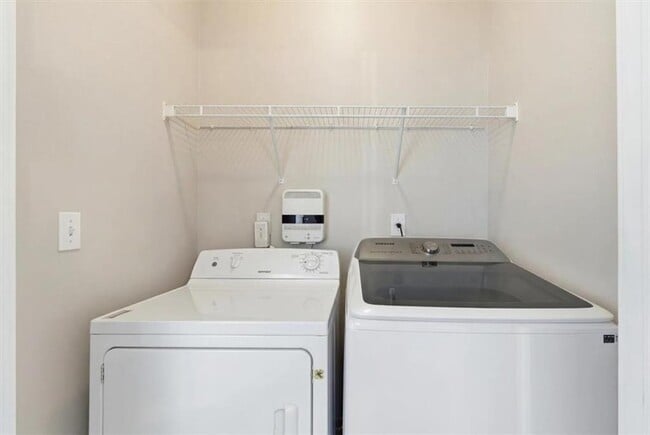 Building Photo - 740 Liberty Commons Dr NW