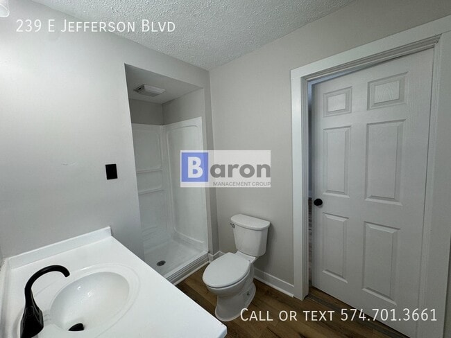 Building Photo - 239 E Jefferson Blvd