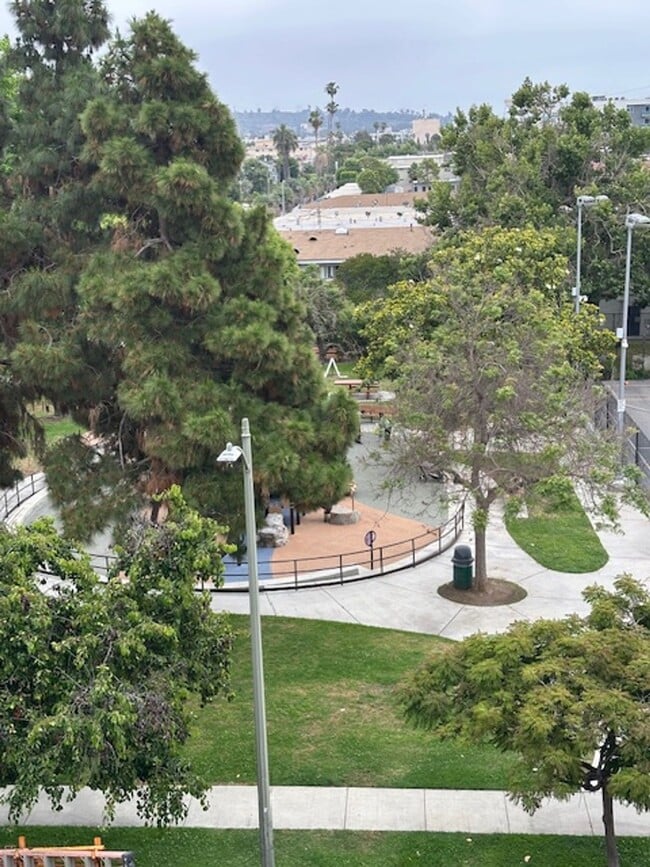 Building Photo - Woodbine Apartments