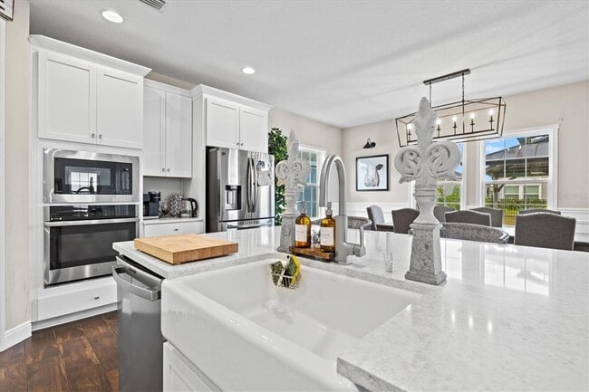 Building Photo - 5709 Silver Sun Dr