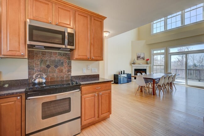 Building Photo - 15 Beechwoods Rd