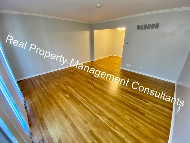 Building Photo - 1 Bedroom in Westport
