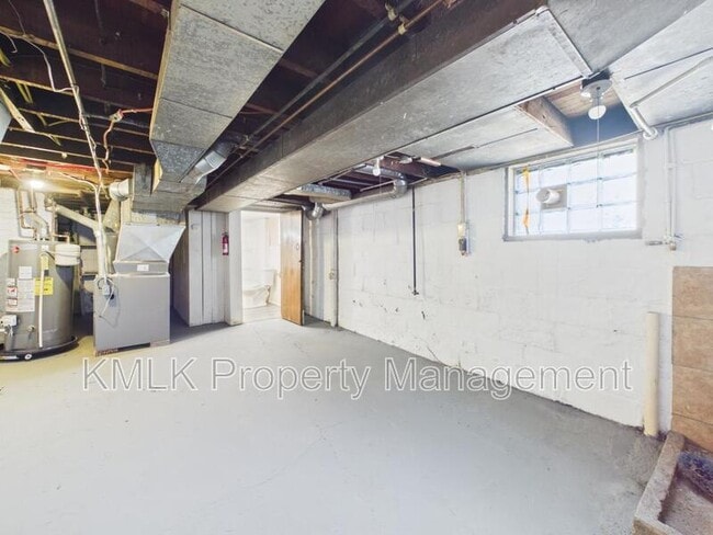 Building Photo - 444 7th St