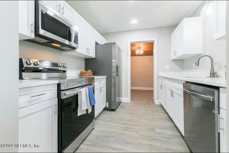 Primary Photo - 4212 Lane Ave S