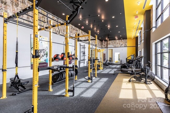 Building Photo - 101 W Morehead St