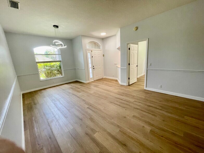 Building Photo - 7409 Linden Ln