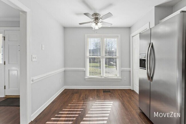 Building Photo - 134 Sanair Ct