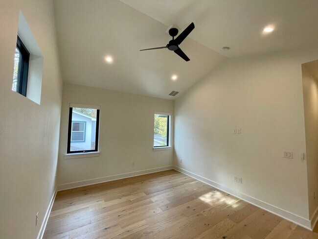 Building Photo - Palo Duro