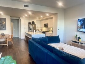 Building Photo - 2065 Bravo Loop