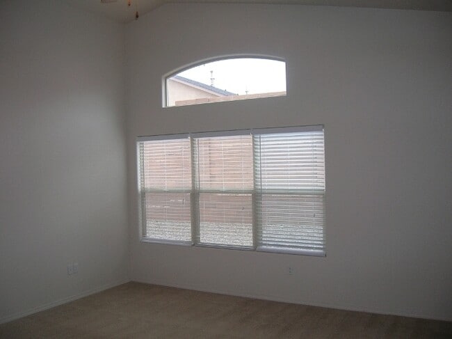 Building Photo - Beautiful 4 Bedroom Home in Rio Rancho