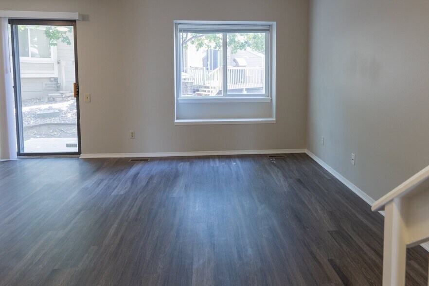 Building Photo - 3441 Atlantic Dr