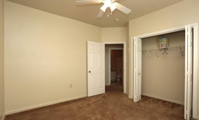 Building Photo - 2 bedroom in Houston TX 77067