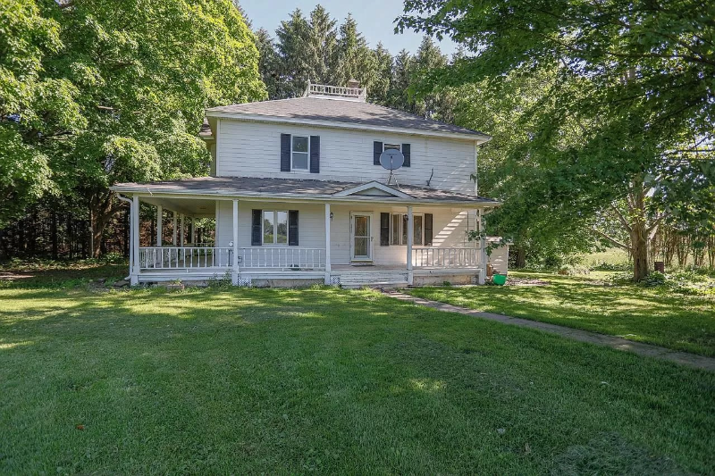 Building Photo - 233055 Schoolhouse Ln