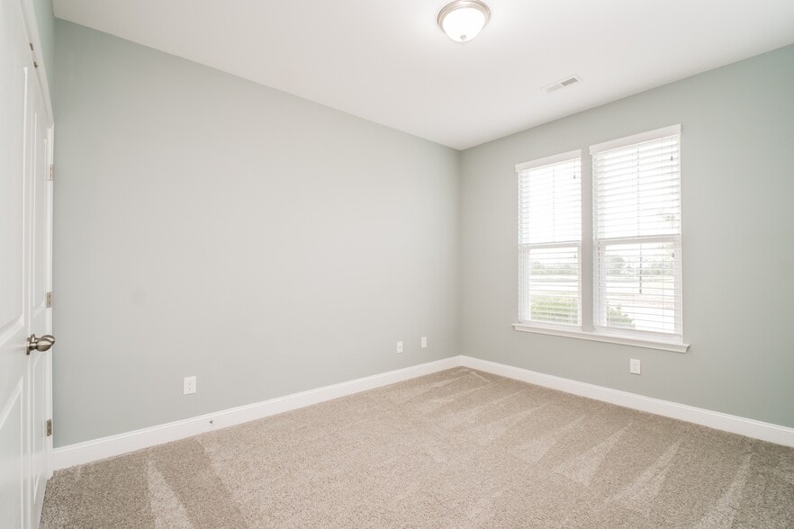 Building Photo - 81 Highland Forest Cir