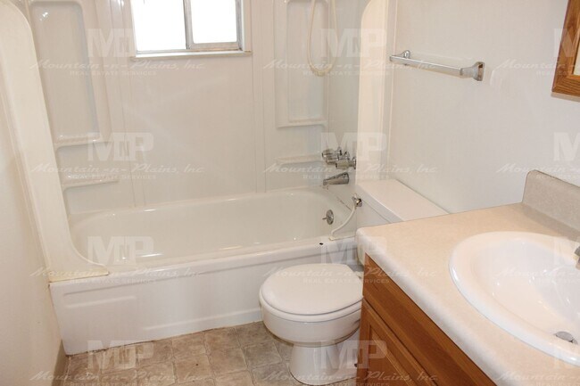 Building Photo - 1205 Fuqua Dr