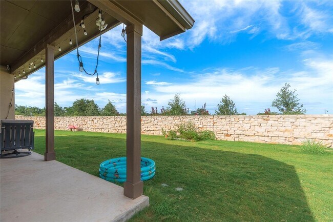 Building Photo - 528 Spurlock Wy