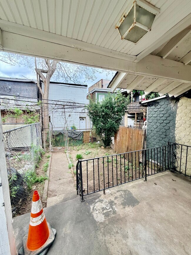 Building Photo - 5023 Tacoma St