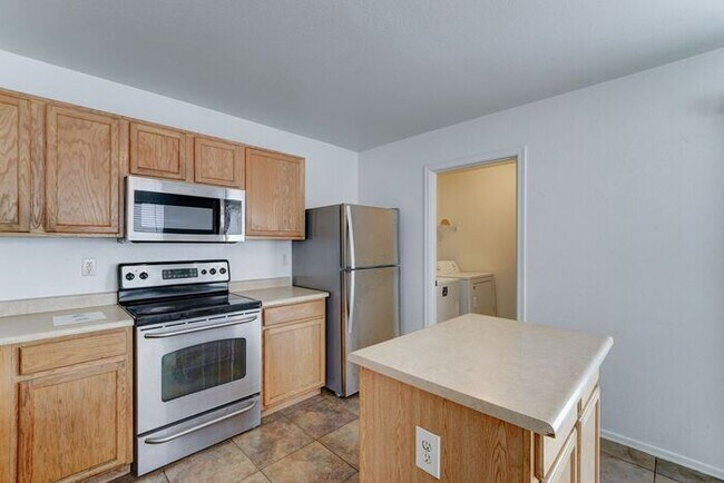 Building Photo - COMING SOON! Spacious 3 Bed 2 Bath home in the Estrella Neighborhood