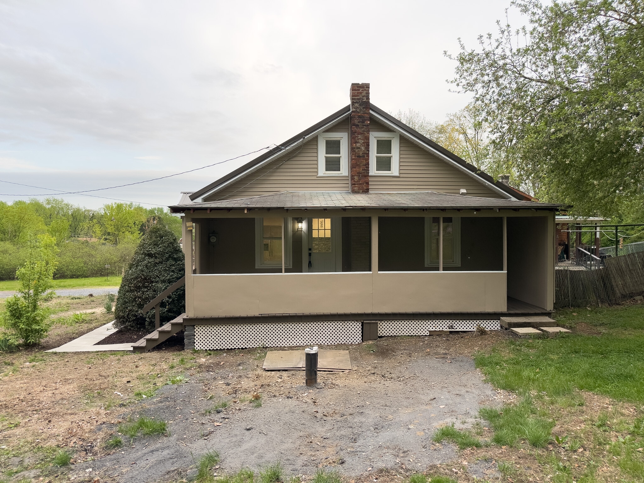 Building Photo - 93 N Greenview Rd
