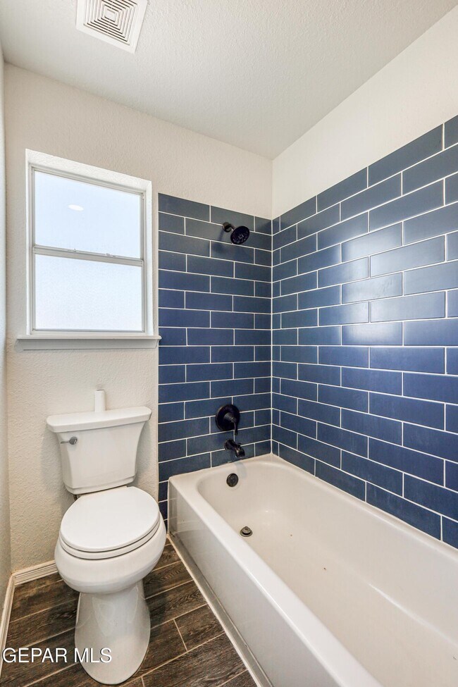 Building Photo - 6821 Pearl Ridge Dr